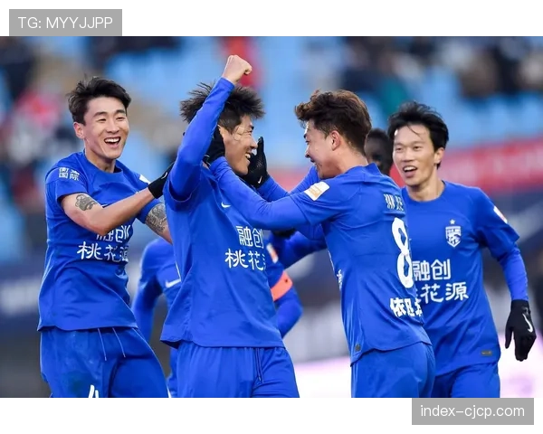 武汉三镇外援组合默契度提升 前场连线威胁逐渐显现